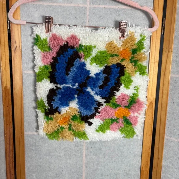 Vintage Butterfly Floral Latch Hook Needlepoint Wall Hanging Art Pillow Retro - Picture 2 of 6